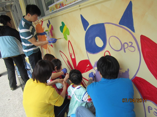 Standard Chartered Supported Mural Painting at Wan Tsui Centre (West Wing) 