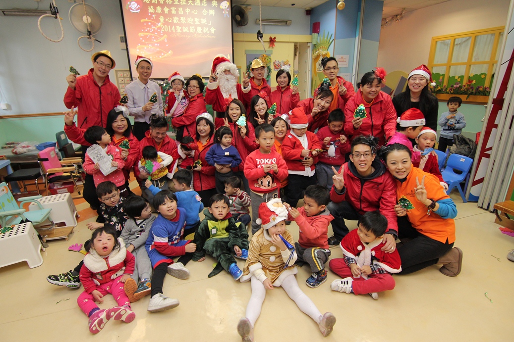 港岛香格里拉大酒店与富昌中心学童欢度圣诞